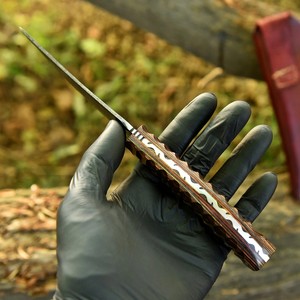 Cuchillo de Bushcraft EDC de Acero de Damasco Forjado a Mano, Mango de Madera Pakka, Espiga Completa, Cuchillo para Desollar con Funda de Cuero, OEM Personalizado - Product Image 2