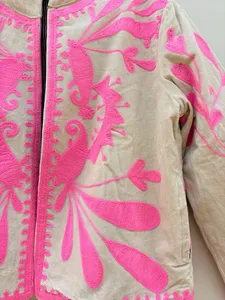 Chaqueta de Terciopelo Beige de Lujo para Mujer, con Bordado a Mano Intrincado, Estilo Bohemio Elegante - Product Image 5