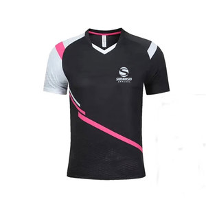 Ensemble de tenue de tennis, t-shirt de performance, short de sport, impression personnalisée, fournisseur OEM - Product Image 3