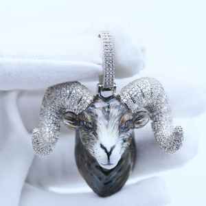 จี้รูปหัวแกะประดับเพชรโมอิสซาไนต์แบบกำหนดเองได้ ดีไซน์โดดเด่น พร้อมเพชรทรงกลมเงินแท้ 925 เครื่องประดับจี้และชาร์มสุดหรู - Product Image 1