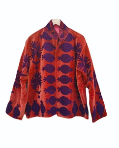 Chaqueta Corta Reversible Bordada con Flores Suzani de Terciopelo Estilo Bohemio Vintage al por Mayor, Talla Única, Forro 100% Algodón y Lino - Product Image 2