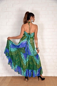Robe longue bohème en mousseline tie-dye bandhani à col halter, coupe confortable et décontractée, idéale pour les fêtes et la plage - Product Image 4