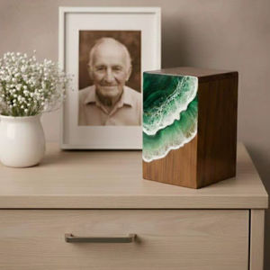 Boîte à bijoux moderne de luxe en résine Sea Breeze pour le salon - Product Image 1