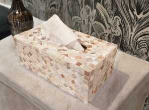Porte-mouchoirs en nacre incrustée de perles royales, boîte en mosaïque de nacre faite à la main de qualité supérieure avec design personnalisé pour les intérieurs modernes - Product Image 3
