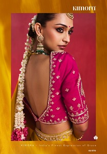 Sari de satén de seda brillante de diseño gujarati LAMOUNT con bordado completo en C Pallu y trabajo de corte, ideal para fiestas de invierno, estilo étnico y caída tradicional. - Product Image 3