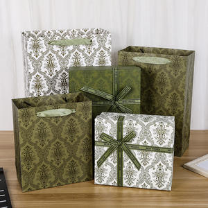 Sacs en papier cadeau de luxe personnalisés en ivoire, boîtes d'emballage, sacs de transport personnalisés, sacs cosmétiques recyclables, impression de logo, coffret cadeau - Product Image 1