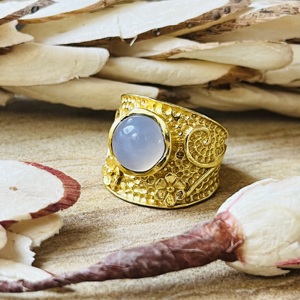 Bague Bohème Tendance en Calcédoine Bleue Unique, Bijou en Laiton Plaqué Or 18 carats pour Femme, Anneau Floral Ethnique Spectaculaire, Vente en Gros - Product Image 5