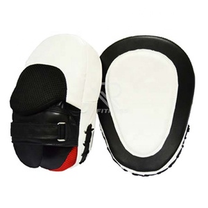 Guantes de Boxeo RC Fitness Wears de Cuero PU Duradero para Entrenamiento de Boxeo, MMA y Muay Thai - Protección y Comodidad para Uso en el Gimnasio - Product Image 3