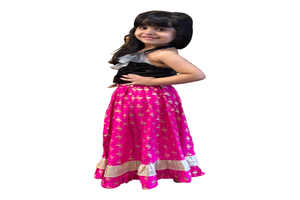 Haut sans manches tissé Twisha orné de motifs avec Lehenga imprimé - Noir et rose - Product Image 2