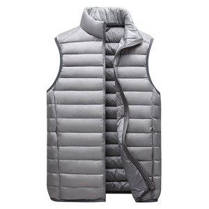 Chaleco acolchado de invierno para mujer, hecho con tela resistente, relleno cálido y ajuste cómodo, perfecto para actividades al aire libre y viajes. - Product Image 2