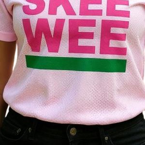 AKA Camiseta rosa Skee Wee para mujer con letras griegas, cuello redondo informal, manga corta, cómoda para el día a día - Product Image 6