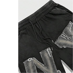 Pantalones Cortos Negros de Algodón para Hombre con Estampado de Letras NY Rasgadas, Cintura con Cordón Ajustable, Estilo Casual - Product Image 2
