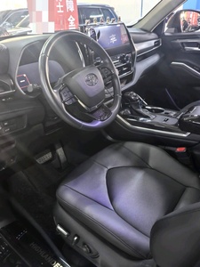 2024 To-yo-ta High-lander Hybrid 2.5L CVT Smart Hybrid 4WD Premium Edition 7 Asientos Automático - Product Image 3
