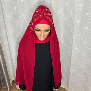 Pañuelo Hijab Floral Bordado Rojo Hecho a Mano para Mujer, de Seda, Forma Cuadrada, para Uso en Actuaciones, Tela Elástica, Bordado con Aguja - Product Image 5