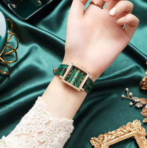 Reloj de Cuarzo Unisex Minimalista de Moda 2026 con Correa de Cuero y Aleación - Nuevo Reloj Retro de Alta Gama con Esfera de Cristal y Números Romanos, el Más Vendido - Product Image 3