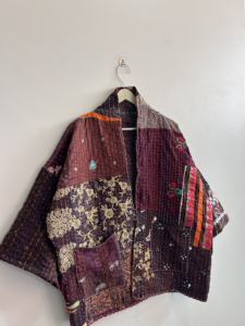 Veste kimono courte matelassée Kantha faite à la main pour femmes, style bohème - Product Image 4