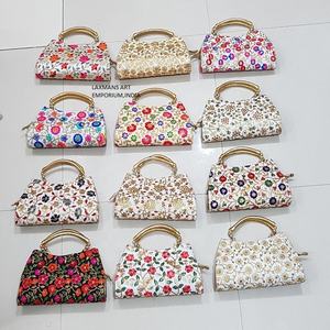 Pochettes à broder de style vintage Handpouch Potli Coins Purses - Product Image 1