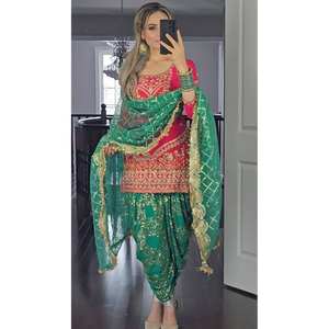 ชุด Punjabi แบบดั้งเดิมที่สง่างามในเสื้อผ้าอินเดียและปากีสถานสีชมพูและสีเขียว - Product Image 2