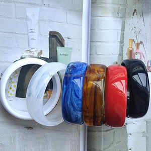 Regalos de Navidad Únicos 2025, Brazaletes Geométricos Modernos con Patrón Circular, Artesanía de Resina Colorida Pulida Hecha a Mano en India - Product Image 3