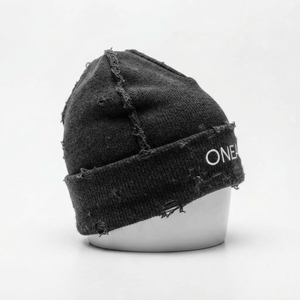 Gorro de punto negro desgastado para hombre, gorro de invierno con dobladillo, gorra unisex estilo streetwear, gorro tipo calavera, accesorio de moda al por mayor con logotipo personalizado - Product Image 3
