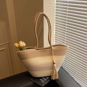 กระเป๋าสะพายไหล่สตรีสไตล์วินเทจใหม่  วัสดุหวาย  ปิดด้วยซิป  ดีไซน์สีตัดกัน  อเนกประสงค์  ใช้งานได้หลากหลาย  เหมาะสำหรับการเดินทาง - Product Image 1