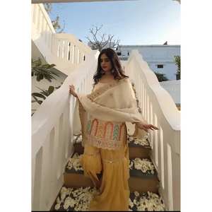 El conjunto de ropa de fiesta para mujer de nuevo diseñador incluye Top Sharara Plazzo Dupatta modelo 2017 - Product Image 3