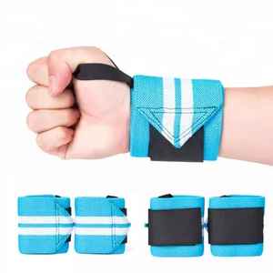 Soporte ergonómico para la muñeca diseñado para mejorar el control del barra y reducir la fatiga de la muñeca durante las levantamientos de peso y las sentadillas. - Product Image 1