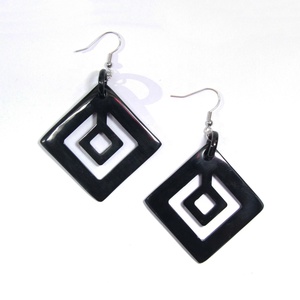 Boucles d'oreilles pendantes carrées mignonnes pour enfants, faites à la main au Vietnam, en corne de buffle, pour anniversaire, produits de bijouterie en gros - Product Image 1