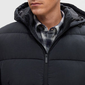 2026 Parka longue noire à capuche pour homme, respirante, OEM, de qualité supérieure, matelassée à bulles, personnalisée, effet brillant, confortable - Product Image 6