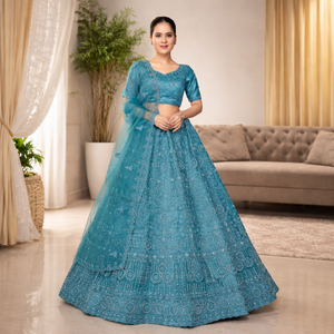Lehenga Choli con bordado de hilo pesado y lentejuelas, falda acampanada, blusa elegante y dupatta suave, ideal para bodas y fiestas. - Product Image 1