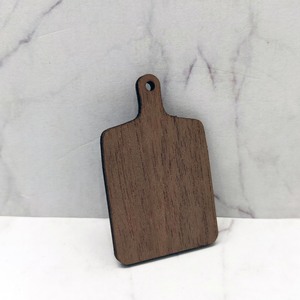 Juego de tablas de cortar de madera en miniatura, tono nogal, para decoración de casas de muñecas, a partir de 14 años - Product Image 3