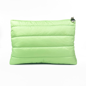 กระเป๋าเครื่องสำอางทำจากไนลอนมีความทนทานพร้อมพื้นผิวลายควิลท์ - Product Image 5
