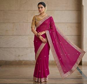 Sari en soie Rangoli avec broderie Zari et travail de sequins, bordure Arco, et chemisier en soie entièrement brodé avec un travail lourdement orné. - Product Image 1