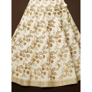 Vestido de Novia, Lehenga Choli de Seda Blanca con Adornos Zari - Product Image 1