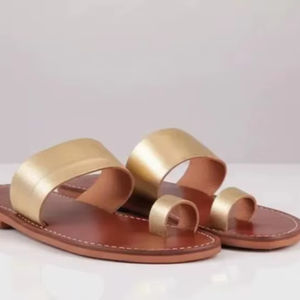รองเท้าแตะหนังโมร็อกโกทำมือ – รองเท้าสไลด์สีทองสำหรับผู้หญิง, รองเท้าแตะหนังแท้แบบมีห่วงนิ้วเท้า - Product Image 1