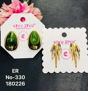 Pendientes de Moda con Diamantes Americanos en Acero Inoxidable Chapado en Oro para Mujer |   Ropa de Fiesta de Diseñador de Lujo - Product Image 5