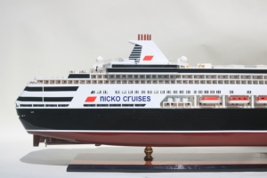 Modèle de navire de croisière en bois Nikko fait main - Réplique à l'échelle d'un bateau fluvial européen de luxe pour la décoration de la maison ou du bureau - Product Image 4