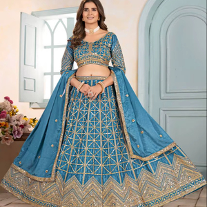 Tenue ethnique traditionnelle indienne pour Diwali et mariages, en tissu filet papillon, avec broderie lourde et sequins, Lehenga Choli - Product Image 1
