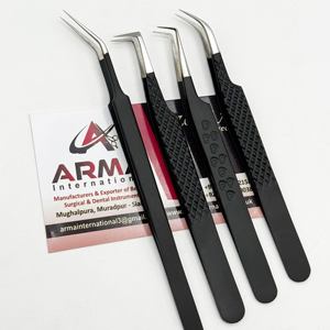 Pinzas para Extensión de Pestañas Ecológicas con Punta Larga Aislante de 45 Grados, Recubrimiento en Polvo Negro, Sostenibles, con Etiqueta Privada - Product Image 3