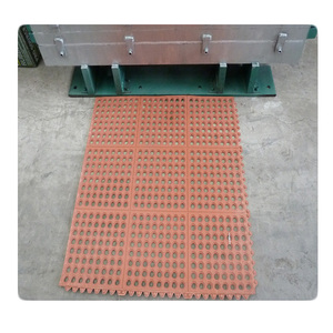 Heavy Duty Red Interlocking Restaurant / Bar <b>Grease</b> Resistant Rubber Floor Mat 36x36 Inch - Product Image 3