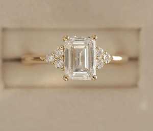 แหวนเพชรทรงเอเมอรัลด์ 2.01 กะรัต หรูหรา ทองคำขาว 14K เพชรเลี้ยงในห้องปฏิบัติการ ของขวัญสำหรับงานปาร์ตี้ ของขวัญแต่งงาน เครื่องประดับเสริมเสน่ห์ - Product Image 1