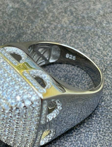 Vente en gros d'usine Bague de mariage en forme de carré de luxe étincelant style Hiphop en or massif - Product Image 2