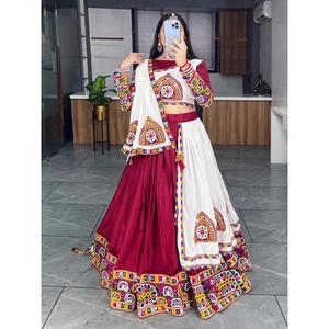 ATTRACTIVE RAYON IMPRIMÉE LEHENGA CHOLI AVEC DUPATTA MAROON Lungi - Product Image 1