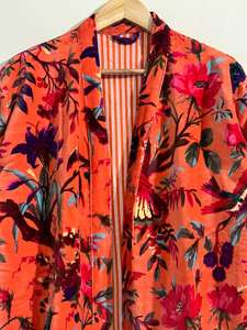 Bata Kimono de Terciopelo Naranja: Chaqueta Reversible con Forro de Seda Sari - Product Image 2