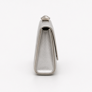 Pochette élégante avec une silhouette raffinée, fermeture sécurisée et design facile à transporter pour les mariages, les célébrations et les événements spéciaux - Product Image 2