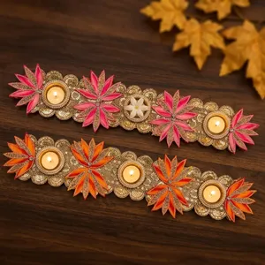 Élégant porte-bougie en métal floral avec fleurs roses et oranges pour la décoration de mariage - Product Image 6