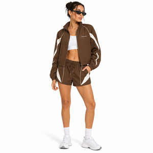 Conjuntos de dos piezas de sudadera corta y pantalones cortos de nailon casuales para mujer con logotipo personalizado, ropa deportiva con estampado de letras, chándales, chaquetas para hombre - Product Image 1