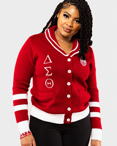 Cardigan en tricot rouge pour femme, manches longues, col en V, boutons sur le devant, pull côtelé avec poignets rayés et poche, logo personnalisé - Product Image 1