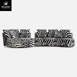 Set <span class=keywords><strong>di</strong></span> Divani in Tessuto <span class=keywords><strong>di</strong></span> <span class=keywords><strong>Lusso</strong></span> Stile Italiano <span class=keywords><strong>Moderno</strong></span>, <span class=keywords><strong>Arredamento</strong></span> Personalizzato per Salotti <span class=keywords><strong>di</strong></span> Ville e Showroom <span class=keywords><strong>di</strong></span> Appartamenti - Product Image 1