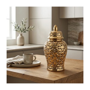 Vase de table en laiton fait main avec motif géométrique découpé, finition dorée, pièce décorative contemporaine pour l'intérieur de la maison - Product Image 6